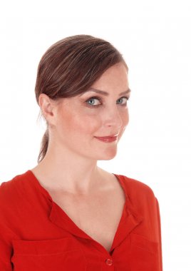 Gülümseyen genç bir kadının portresi