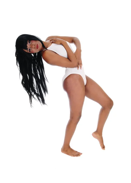 Mujer doblando hacia atrás en un traje de baño blanco —  Fotos de Stock