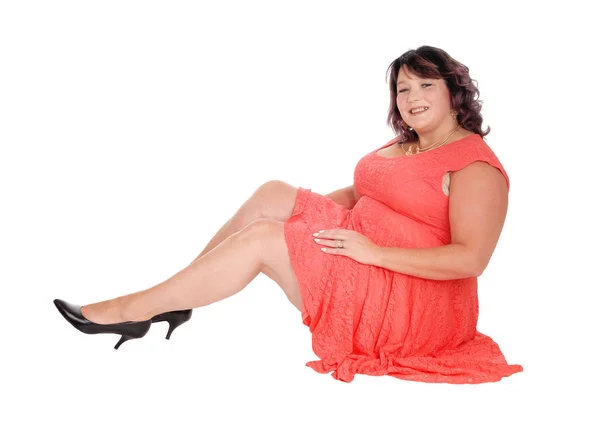 Nadwagę kobieta siedzi na podłodze — Zdjęcie stockowe