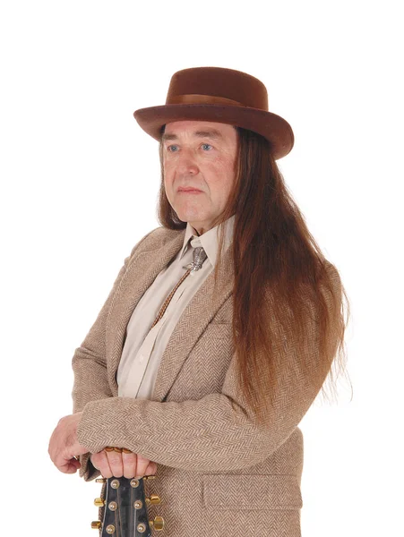 Egy őshonos férfi portréja hosszú hajjal. — Stock Fotó