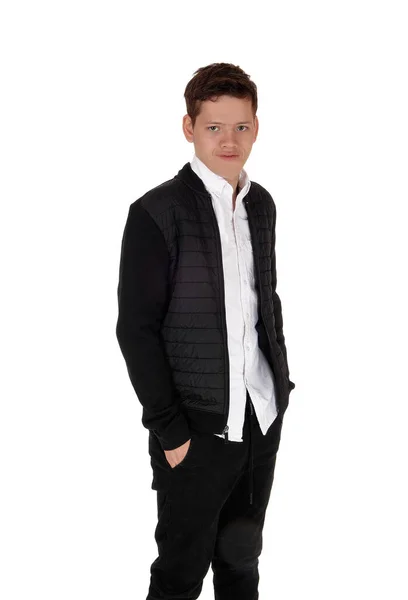 Ένας Νεαρός Έφηβος Στέκεται Ένα Μαύρο Σακάκι Και Παντελόνι Στο — Φωτογραφία Αρχείου