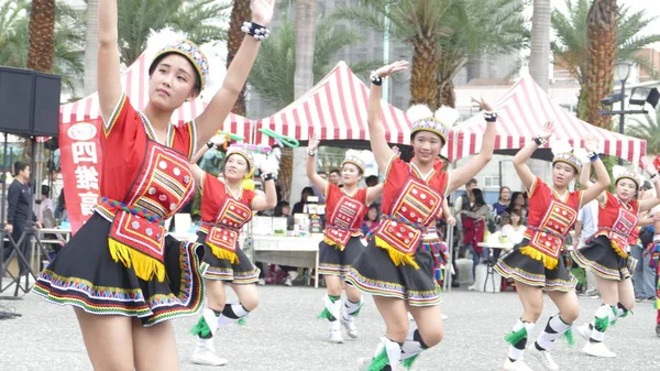 Aboriginal dansföreställningar i Hualien kultur Park, Hualien, — Stockfoto