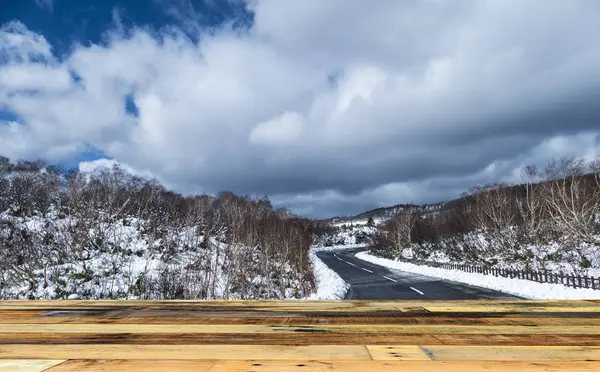 Dřevěný stůl s nice krásné zázemí — Stock fotografie