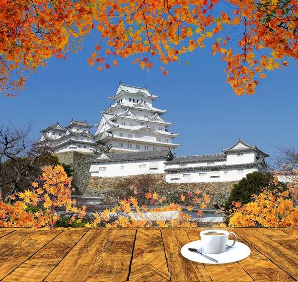 Klon sezon Himeji, Japonia świtu na zamku Himeji. — Zdjęcie stockowe