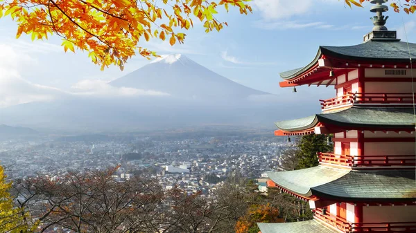 Imagerie de Mt. Fuji automne avec des feuilles d'érable rouge, Japon — Photo