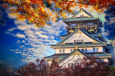 güzel Osaka Kalesi ile güzel arka plan, Osaka Japonya