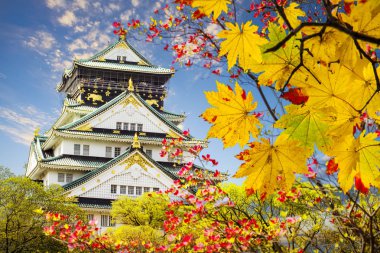 güzel Osaka Kalesi ile güzel arka plan, Osaka Japonya