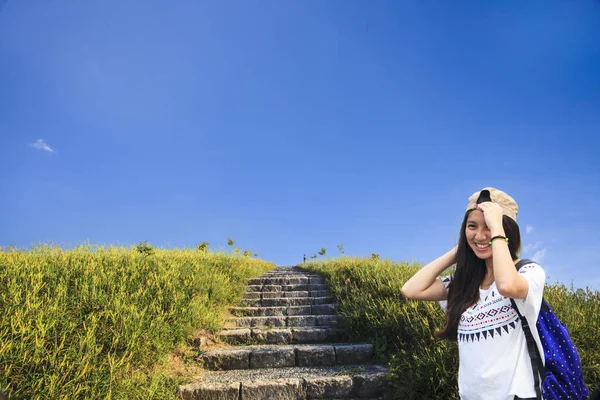 Imagen de hermoso paisaje del cielo y la vista al suelo — Foto de Stock