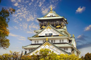 güzel Osaka Kalesi ile güzel arka plan, Osaka Japonya