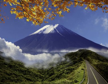 görüntü çok güzel renk ve adam güzel manzara