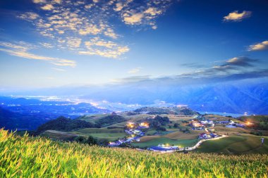 Altmış stone mountain, Fuli, Hualien, Ta portakal daylily çiçek