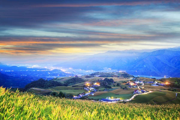 Altmış stone mountain, Fuli, Hualien, Ta portakal daylily çiçek
