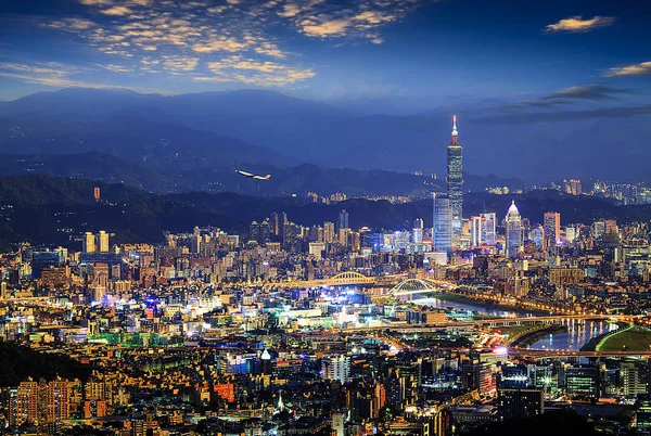 Hermosa vista de la ciudad de Taipei borracho tiempo agradable, Taiwán —  Fotos de Stock