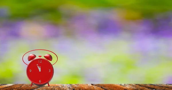 Wecker mit kleinen Minuten bis zwölf Uhr — Stockfoto