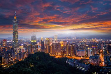 Taipei 101 alacakaranlık Xinyi ilçe üzerinde kuleleri