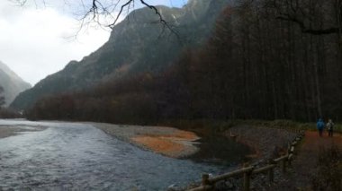 Pastoral manzara Hotaka dağ silsilesi, Kamikochi Milli Parkı, Kamikochi, Japonya.