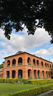 Eski İngiliz Konsolosluğu Residence Tam kimliği belirsiz kişi ziyaret