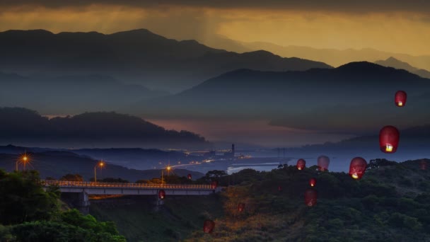 Fuoco Lanterne Carta Nel Cielo Notturno Con Bello Sfondo — Video Stock