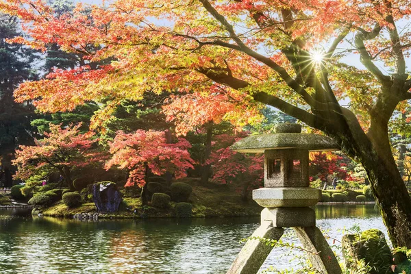 金沢、石川、日本兼六園の秋 — ストック写真