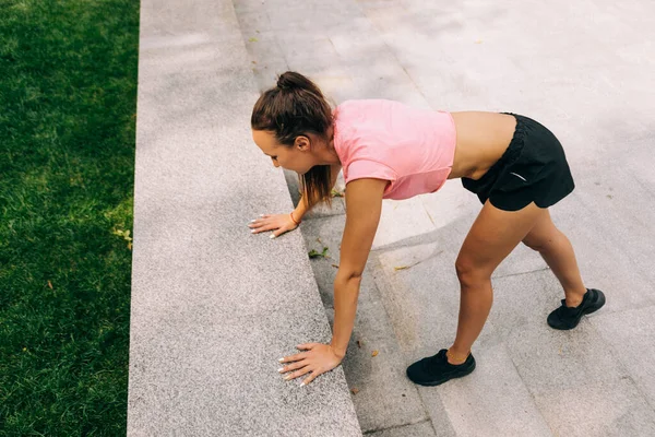 Frauen beim Training auf der Straße . — Stockfoto