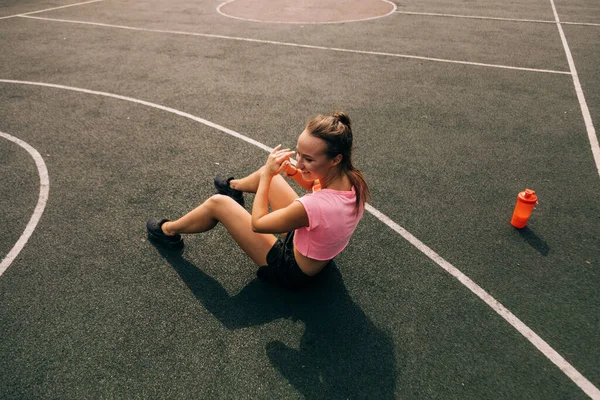 Frauen beim Training auf der Straße . — Stockfoto