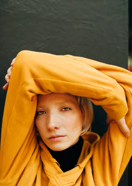 Closeup Of Androgyne Woman on the urband background — Stock Photo, Image