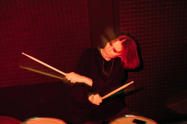 Young Woman Playing Drums Selective Focus — Stock Photo, Image