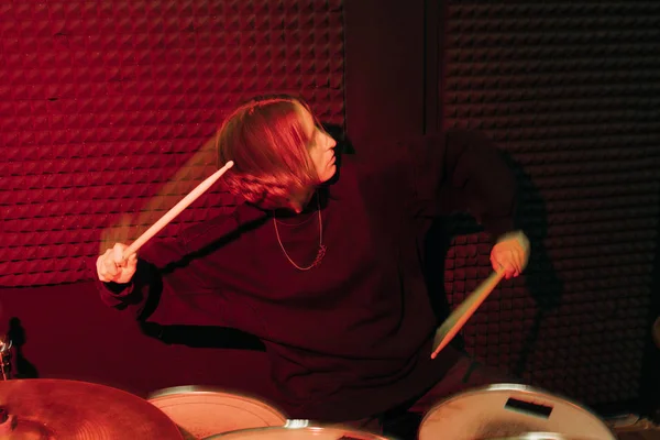 Young Woman Playing Drums Selective Focus — Stock Photo, Image