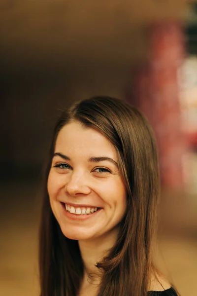 Estilo Vida Retrato Real Jovem Bonita Mulher Com Cabelo Comprido — Fotografia de Stock