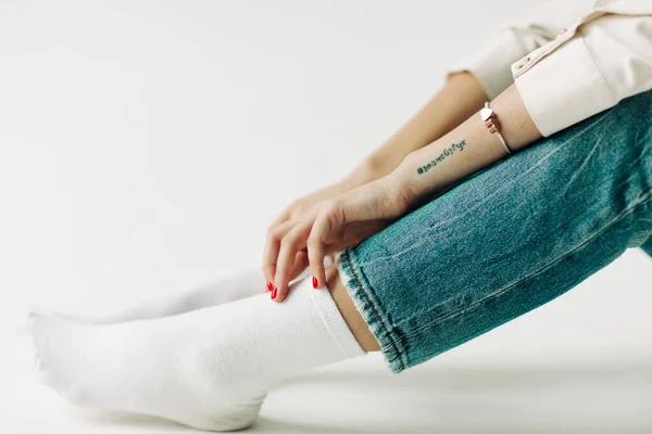 Blaue Jeans Auf Weißem Hintergrund Selektiver Fokus — Stockfoto