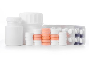 Bir beyaz ilaçlarıyla Kızılhaç arka plan