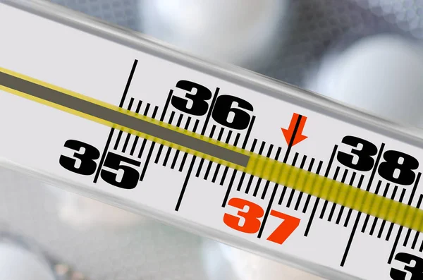 Thermometer 36,6 man — 图库照片