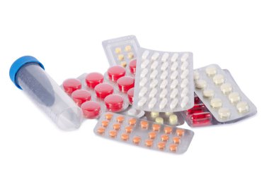 beyaz zemin üzerine tıp hapları