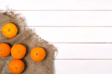 Mandalina beyaz arka plan