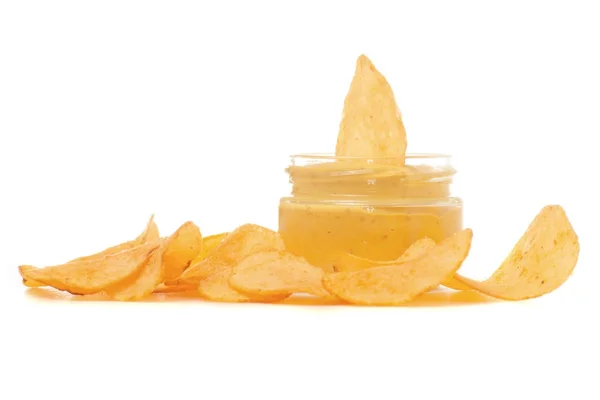 Chips und Soße isoliert — Stockfoto