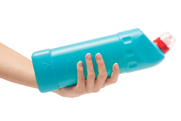 Fles met wc wasmiddel huishoudelijke chemicaliën in een vrouwelijke hand — Stockfoto