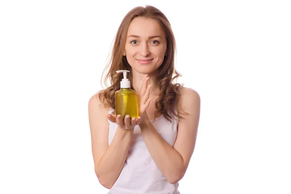 Schöne junge Frau Tonikum micellar Wassergel zum Waschen des Gesichts — Stockfoto