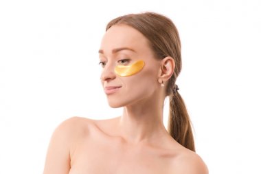 Güzel genç kadın yüz yamalar gözlerinin altında