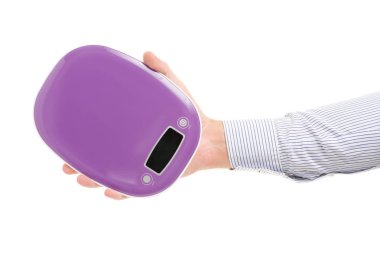 Erkekler ellerini mutfak terazisi