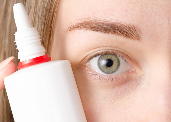 Female eye drops for the eyes of medicine health