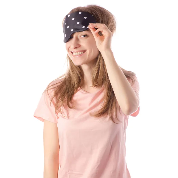 Fiatal gyönyörű nő alvás maszkkal pizsamában — Stock Fotó