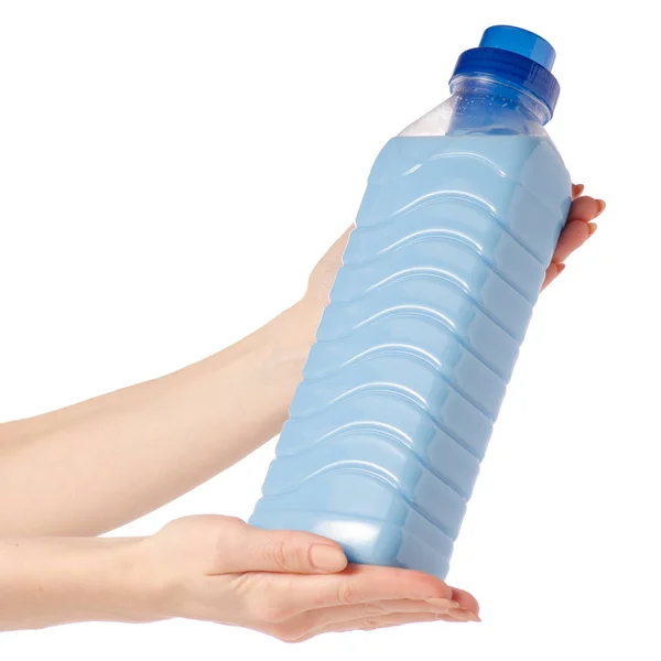 白い背景で隔離の手ブルー プラスチック ボトルの柔軟剤リンス — ストック写真