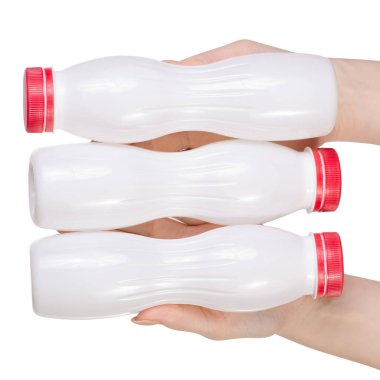 Yoğurt kefir süt ile plastik şişe el beyaz