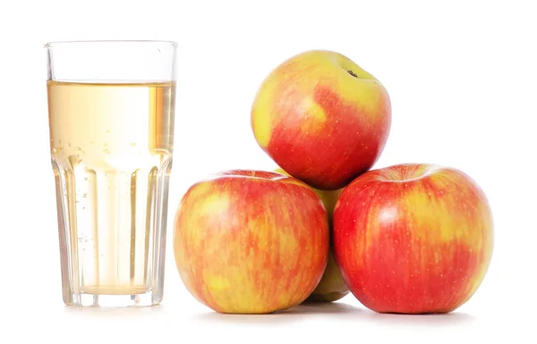 Яблоки стакан яблочного сока — стоковое фото