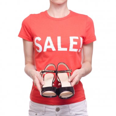 T-shirt bir kadınla bir yazıt satış ile el kadın ayakkabı dükkanı satın indirim