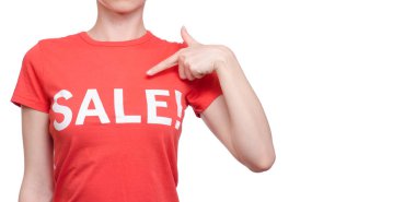 T-shirt bir kadınla bir yazıt satış mağazası ile satın indirim