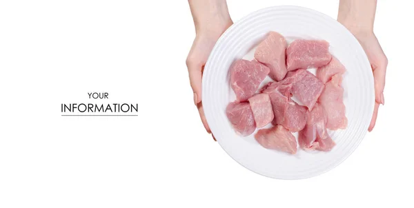 Pedaços de carne de porco cru em uma chapa branca no modelo de mãos — Fotografia de Stock