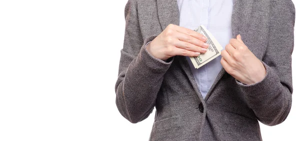 シャツとジャケットのビジネス女性がお金をドルをポケットに入れてください。 — ストック写真