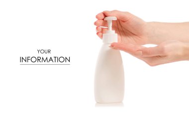 El desen kabına şişeyle beyaz sabun