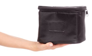 Küçük fotoğraf çantası elinde